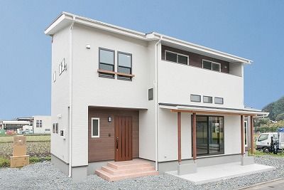 マルニホーム 【38.8坪/2,000～2,400万円】じっくり納得しながら進めた家づくり。スキップフロアが家族を繋ぐ家の建築実例画像2