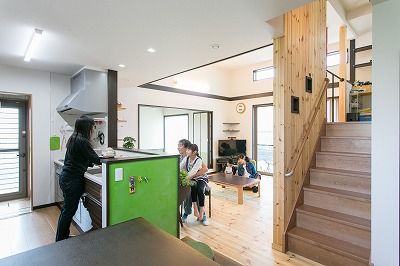 マルニホーム 【38.8坪/2,000～2,400万円】じっくり納得しながら進めた家づくり。スキップフロアが家族を繋ぐ家の建築実例画像3