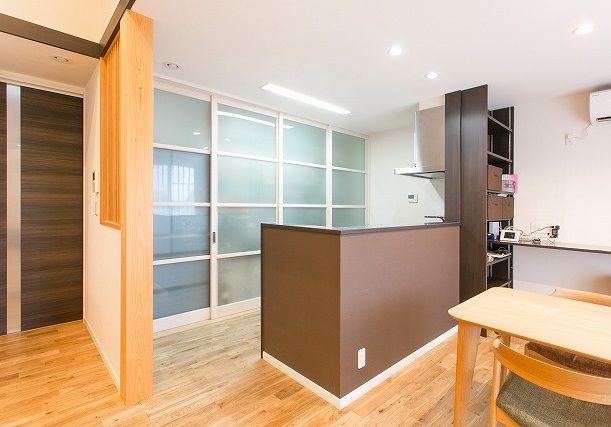 マルニホーム 【41.5坪/2000～2499万円】体に優しい自然素材と空間を生かした高い天井が魅力の和モダン＆平屋住宅の建築実例画像4