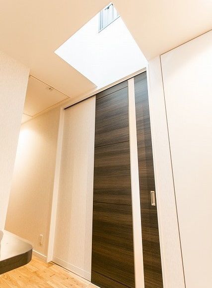 マルニホーム 【41.5坪/2000～2499万円】体に優しい自然素材と空間を生かした高い天井が魅力の和モダン＆平屋住宅の建築実例画像9