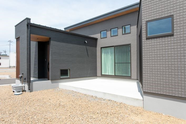 マルニホーム 【31.3坪/2,300～2,399万円】キッチンを中心に家族が集うコの字型平屋建ての建築実例画像10