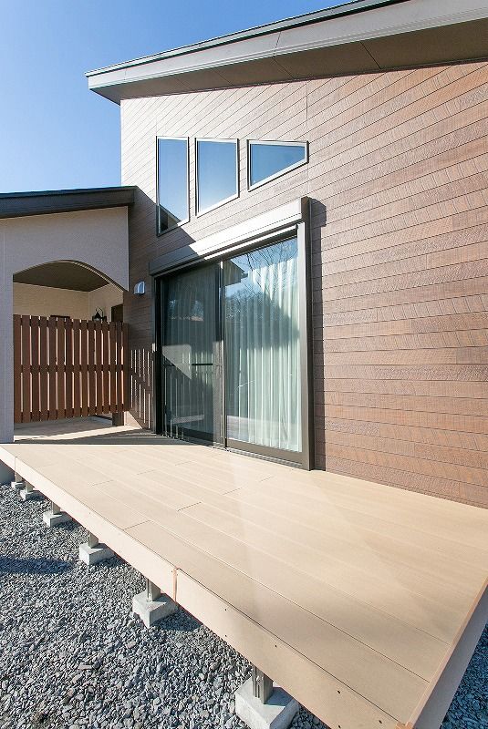 マルニホーム 【31.9坪/1,898万円】和モダンの勾配天井の畳リビングでゆったりとくつろぐ平屋建ての家の建築実例画像10