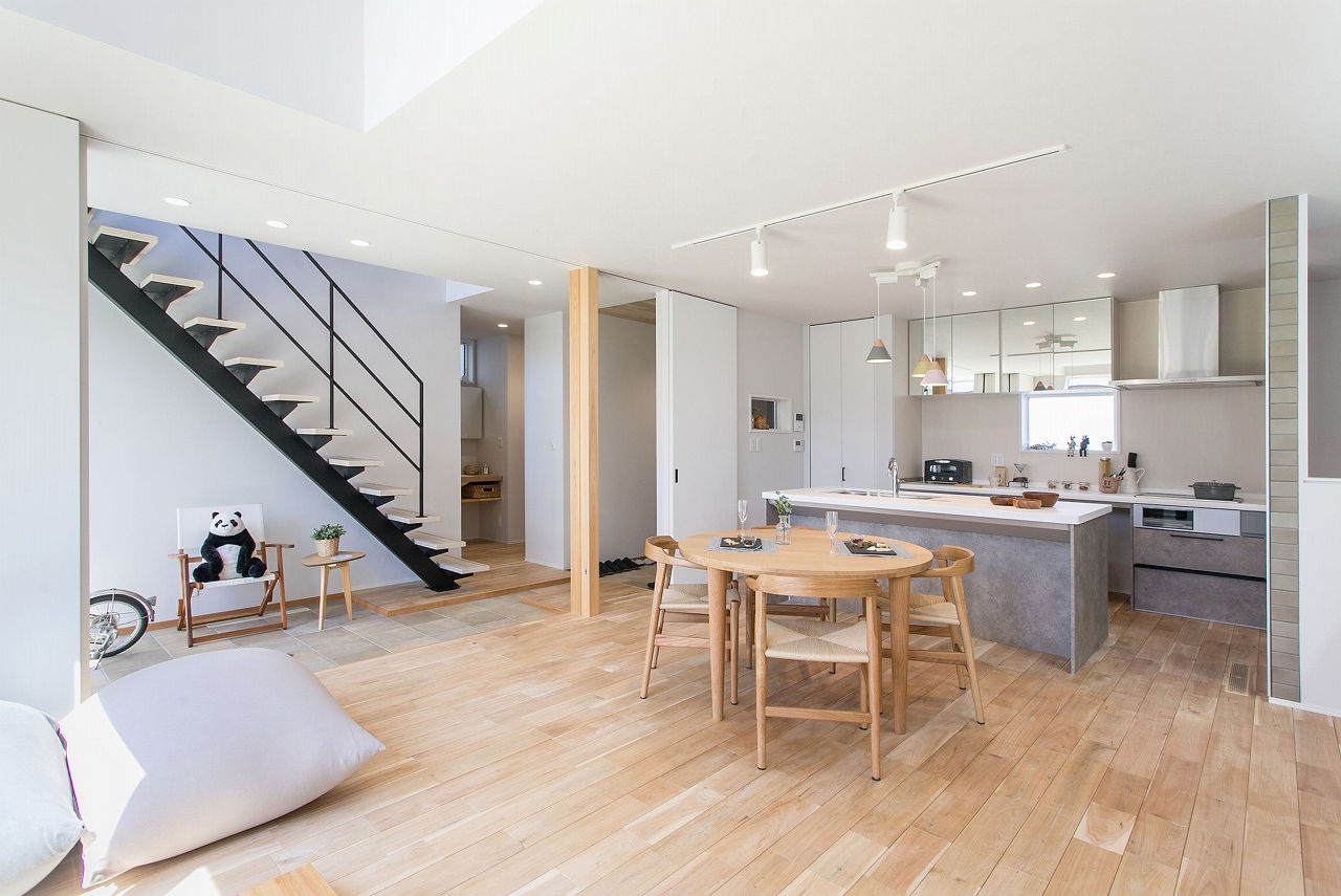 マルニホーム 【34.9坪/2,350万円】「通り土間」で家族をつなぐ家の建築実例画像2