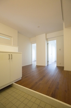 カツキ 丘の上に建つ、長屋形式の賃貸併用住宅の建築実例画像6