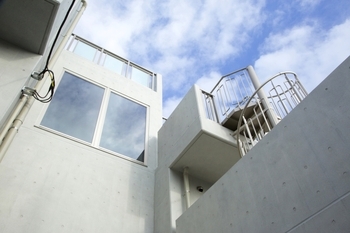 カツキ 丘の上に建つ、長屋形式の賃貸併用住宅の建築実例画像7