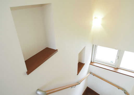 ＩＤ アーキテクチャル アトリエ 【4LDK間取図/回遊式動線/収納豊富】コの字型間取りで、より自然を感じる中庭(パティオ)のある家の建築実例画像6