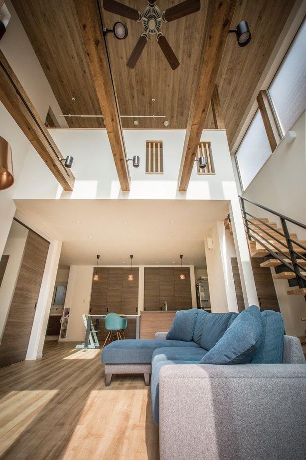 ＩＤ アーキテクチャル アトリエ 【4LDK間取図/吹抜/ガレージ/カウンター】真っ白なガルバリウム外壁が印象的な遊び心あふれる提案に大満足の建築実例画像4