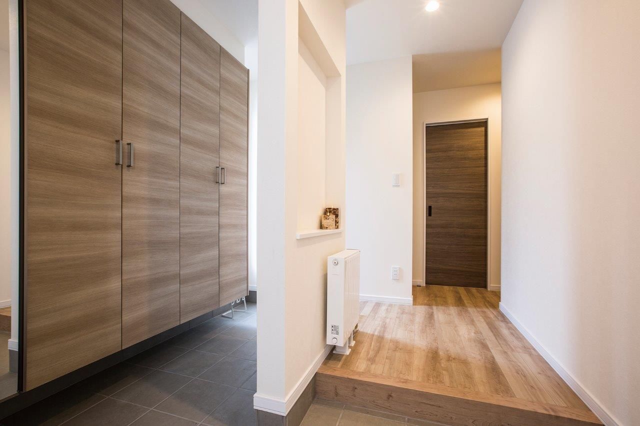 ＩＤ アーキテクチャル アトリエ 【4LDK間取図/吹抜/ガレージ/カウンター】真っ白なガルバリウム外壁が印象的な遊び心あふれる提案に大満足の建築実例画像11