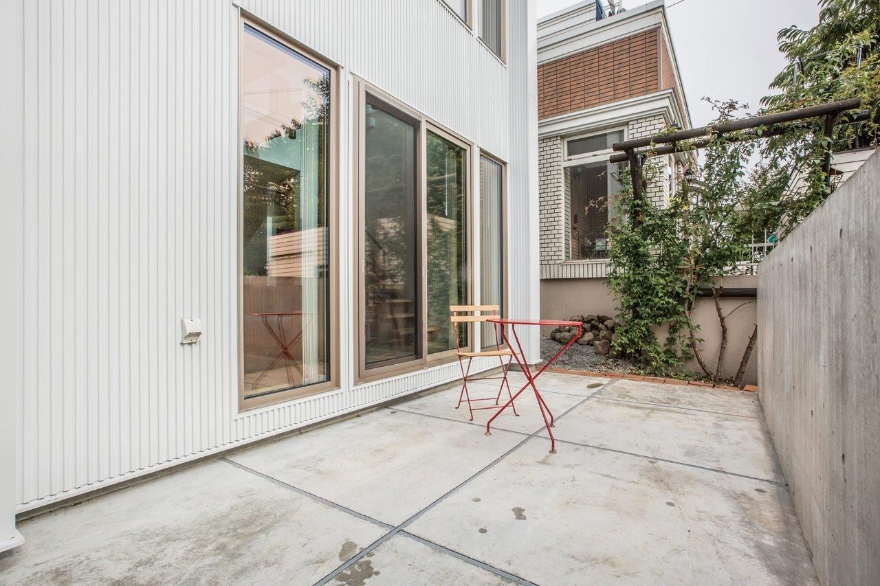 ＩＤ アーキテクチャル アトリエ 【4LDK間取図/吹抜/ガレージ/カウンター】真っ白なガルバリウム外壁が印象的な遊び心あふれる提案に大満足の建築実例画像20