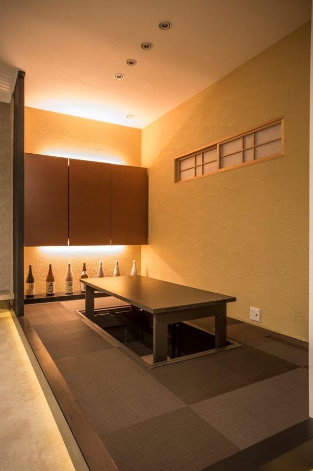 ＩＤ アーキテクチャル アトリエ 【札幌市/ビルドインガレージ/小上がり/中庭/吹抜/収納充実】リビングから愛車の眺めるガレージハウスの建築実例画像16