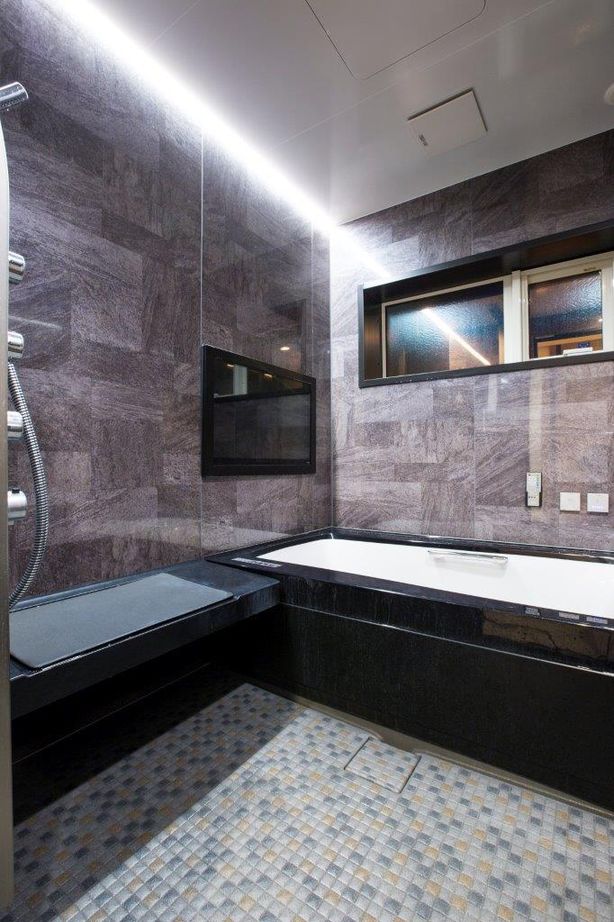 ＩＤ アーキテクチャル アトリエ 【札幌市/ビルドインガレージ/小上がり/中庭/吹抜/収納充実】リビングから愛車の眺めるガレージハウスの建築実例画像18