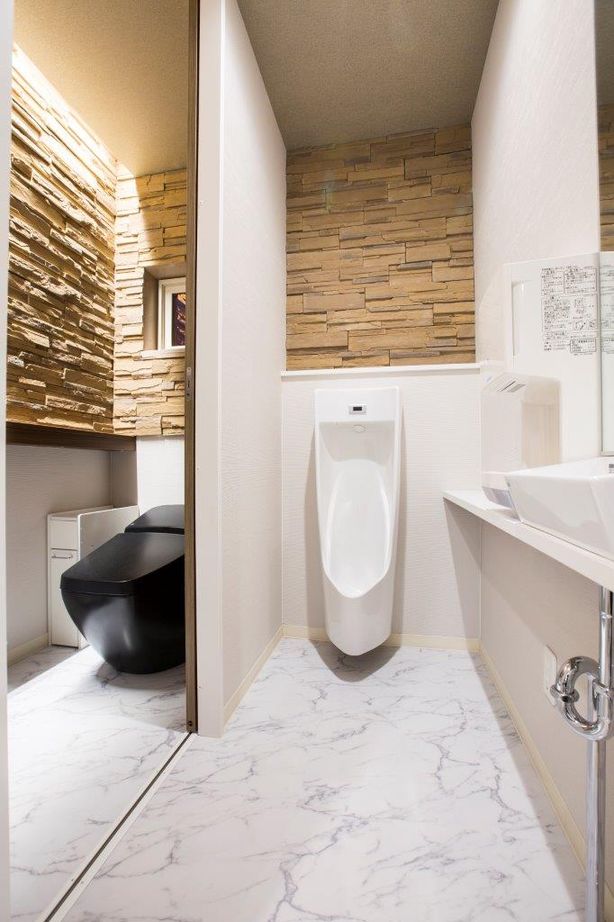 ＩＤ アーキテクチャル アトリエ 【札幌市/ビルドインガレージ/小上がり/中庭/吹抜/収納充実】リビングから愛車の眺めるガレージハウスの建築実例画像20