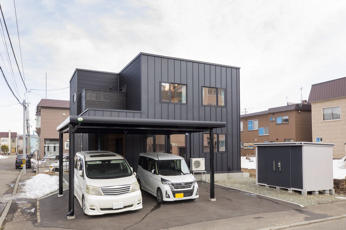 ＩＤ アーキテクチャル アトリエ 【4LDK間取図/アイランドキッチン/パントリー】アイデア光るデザインで実現！開放的な中２階の勉強スペースの建築実例画像10