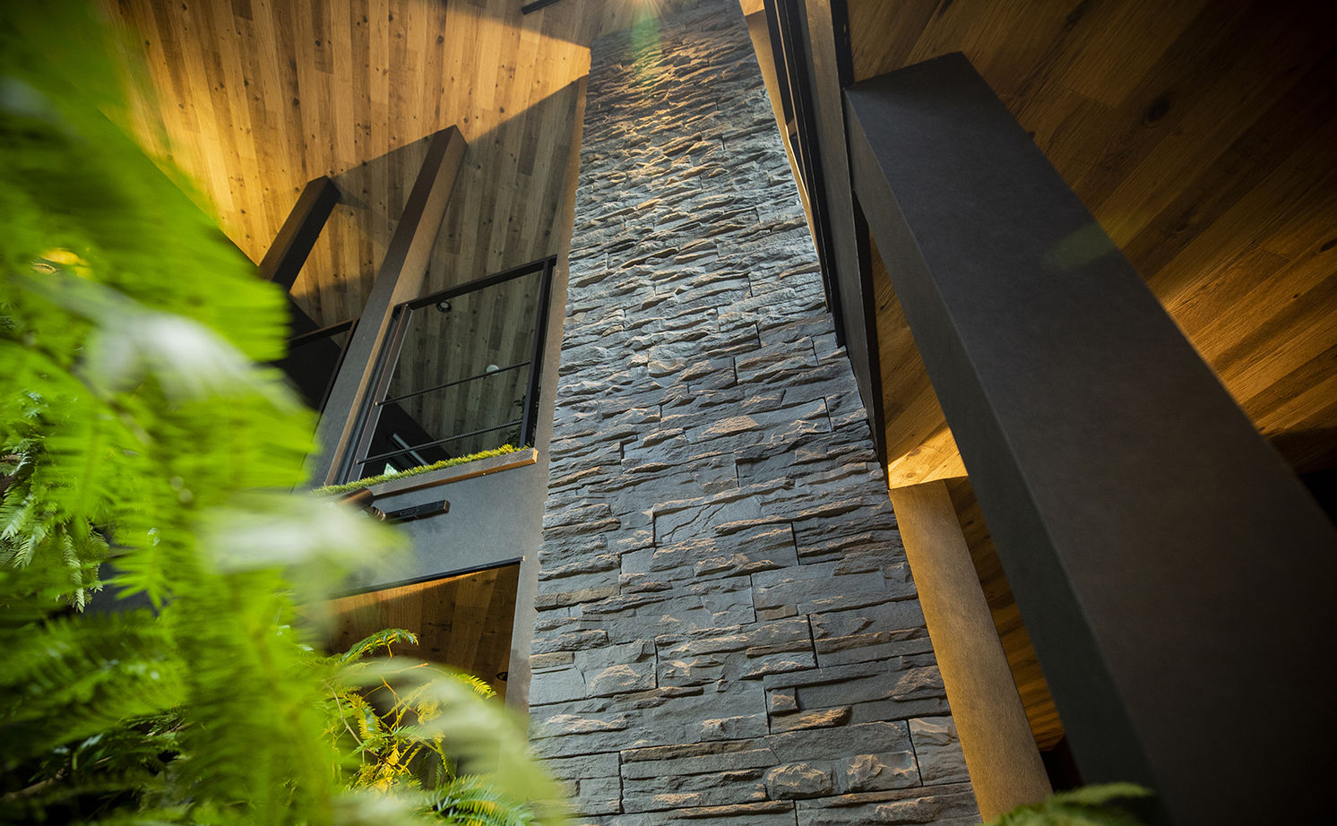 ＩＤ アーキテクチャル アトリエ 始まりは1台のテーブル。要望に応えながら機能的な空間として建てられた事務所兼別荘のような家の建築実例画像7