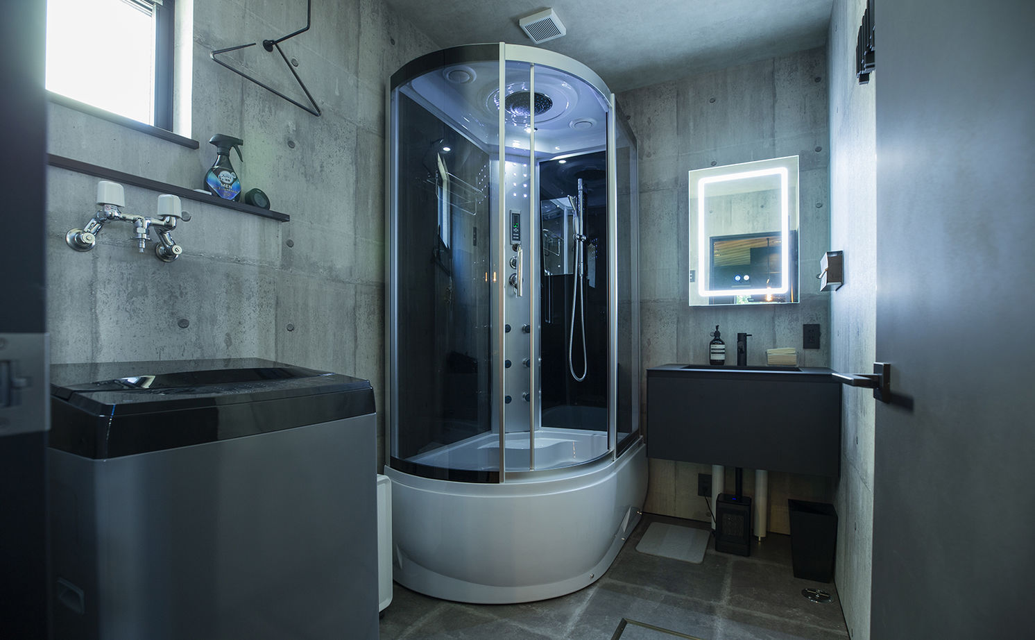 ＩＤ アーキテクチャル アトリエ 始まりは1台のテーブル。要望に応えながら機能的な空間として建てられた事務所兼別荘のような家の建築実例画像14