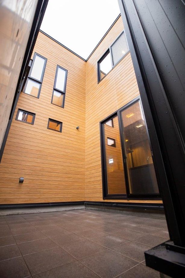 ＩＤ アーキテクチャル アトリエ 【札幌市/パティオ/4LDK間取図】中庭のメリット＋コの字型、工夫に満ちたプライベート空間の建築実例画像3