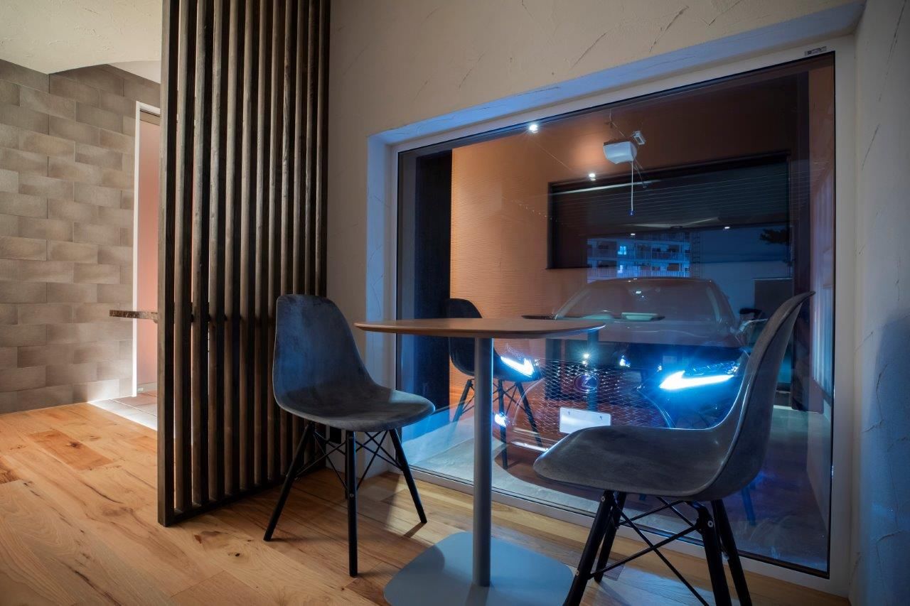 ＩＤ アーキテクチャル アトリエ 【札幌市】ぐるっと回れる回遊動線、中庭を囲むコの字型で自然光溢れる開放的なビルトインガレージハウスの建築実例画像3