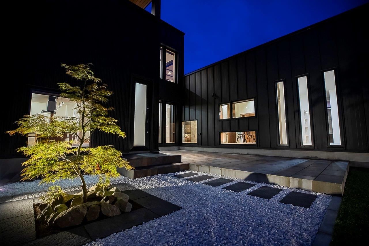 ＩＤ アーキテクチャル アトリエ 【札幌市】ぐるっと回れる回遊動線、中庭を囲むコの字型で自然光溢れる開放的なビルトインガレージハウスの建築実例画像13