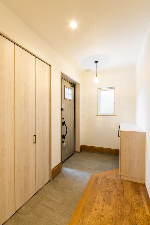 IIKENHOUSE（イイケンハウス） 【2000万円台/３人家族/46.7坪/全館空調YUCACOシステムのお家】大きな吹抜けで開放的な「HIRAYA」の住まいの建築実例画像2