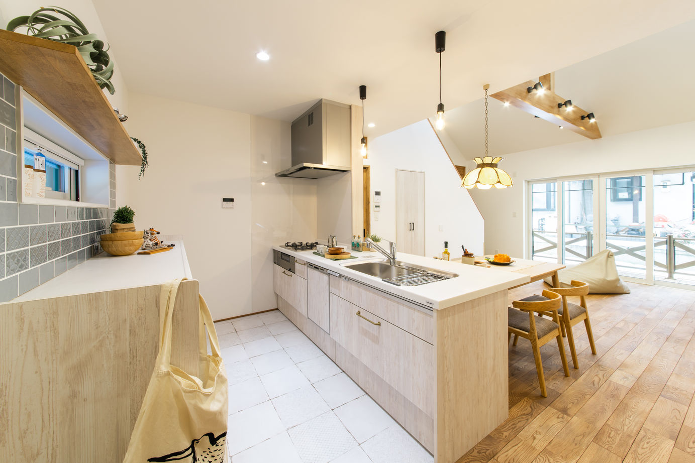 IIKENHOUSE（イイケンハウス） 【2000万円台/３人家族/46.7坪/全館空調YUCACOシステムのお家】大きな吹抜けで開放的な「HIRAYA」の住まいの建築実例画像5