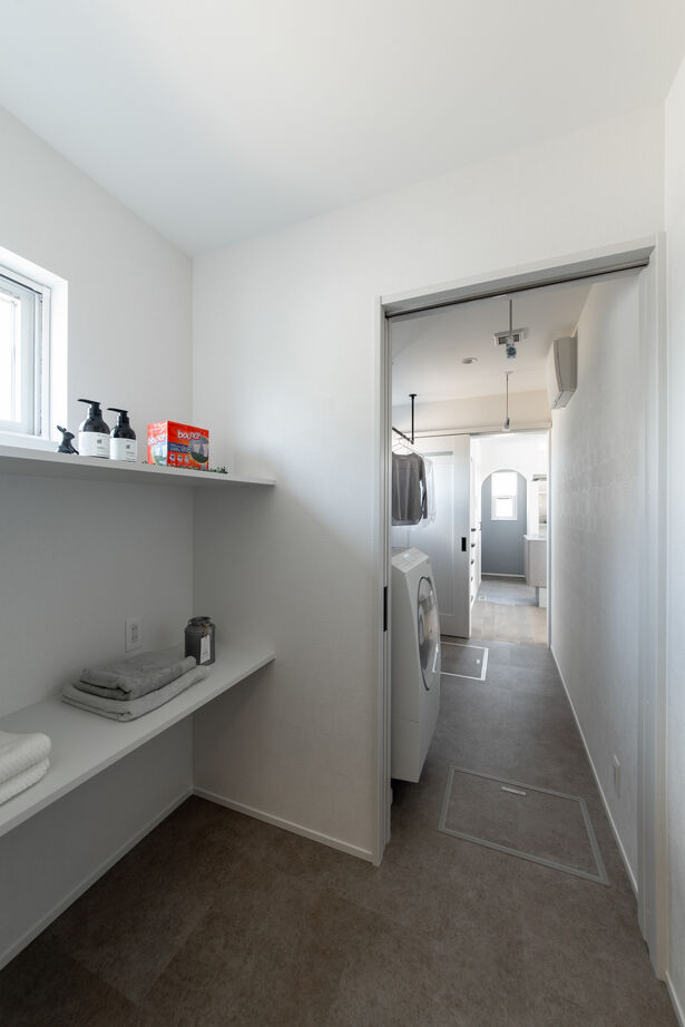 IIKENHOUSE（イイケンハウス） 《◇2,000万円台◇2階4LDK》35坪にバッチリ納めたトレンドの「収納」＆「動線」30代共働きご夫婦の住まいの建築実例画像5