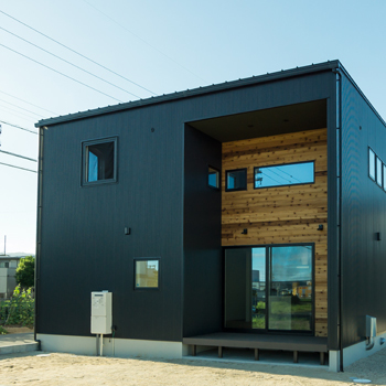 国松工務店 【建築家デザイン】角地を生かした独特な外観デザイン。かっこよさと機能性を追求した暮らしやすい家の建築実例画像3