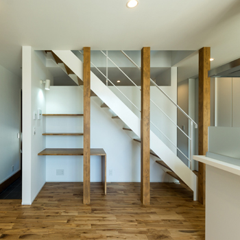 国松工務店 【建築家デザイン】角地を生かした独特な外観デザイン。かっこよさと機能性を追求した暮らしやすい家の建築実例画像5