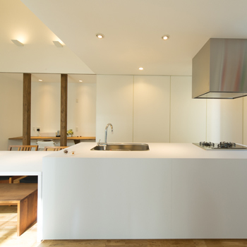 国松工務店 【愛知県/間取り図】南側に窓がなくとも中庭で明るいマイホーム!ビルトインガレージのある実例の建築実例画像4