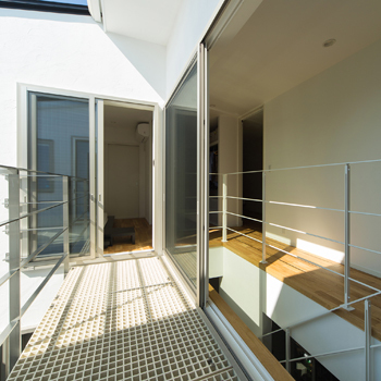 国松工務店 【愛知県/間取り図】南側に窓がなくとも中庭で明るいマイホーム!ビルトインガレージのある実例の建築実例画像10