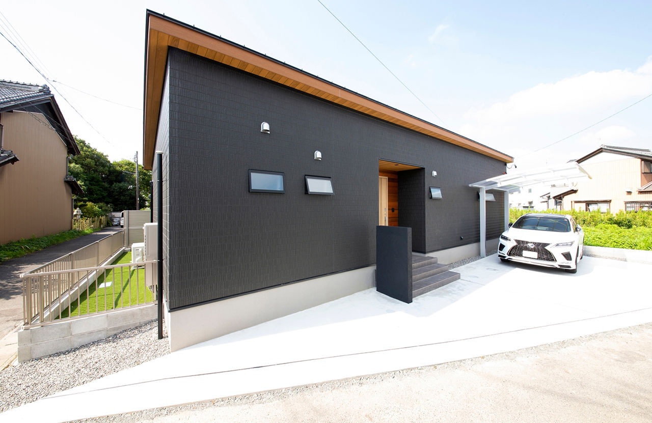 SUNSHOW 夢ハウス 岐阜・美濃加茂スタジオ 【平屋/1000万円台/20坪台/2LDK】変形地にも実現可能、愛犬用の庭も確保したハイセンスでコンパクトな平屋の建築実例画像1