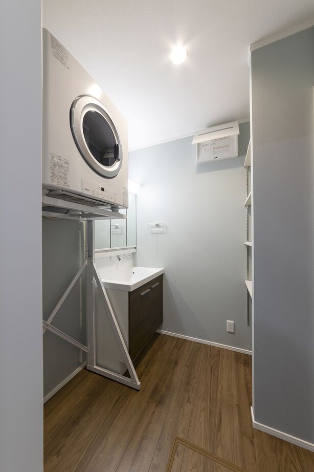 SUNSHOW 夢ハウス 岐阜・美濃加茂スタジオ 【1000万円台/20坪台】ブラックでシンプルな外観がスタイリッシュな印象を与える住まいを1000万円台で実現の建築実例画像5