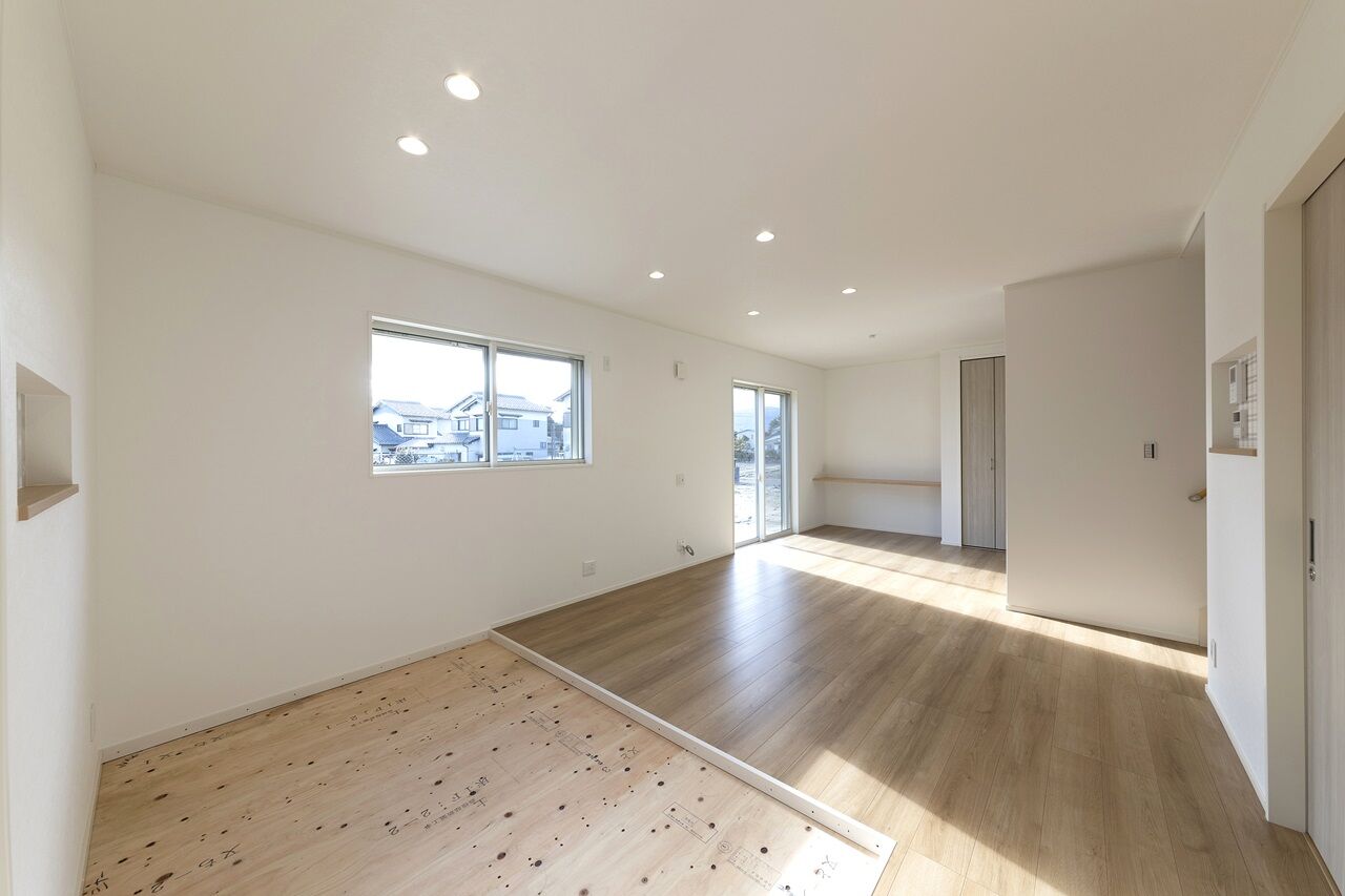 SUNSHOW 夢ハウス 岐阜・美濃加茂スタジオ 【1000万円台/20坪台/家事ラク動線】子育て世帯には嬉しい、リビングの畳コーナーでゆったりとくつろげる家の建築実例画像2