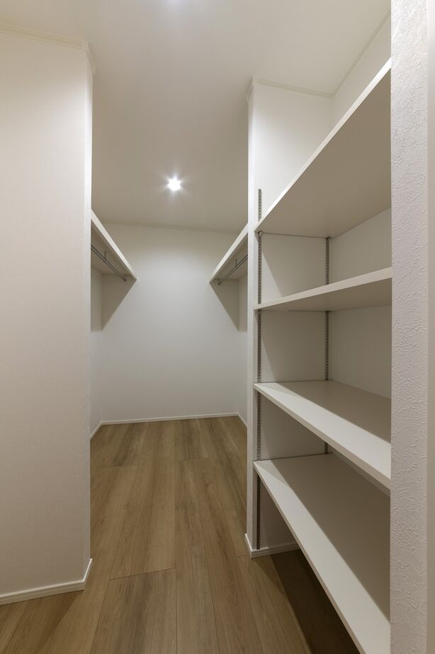 SUNSHOW 夢ハウス 岐阜・美濃加茂スタジオ 【1000万円台/20坪台/家事ラク動線】子育て世帯には嬉しい、リビングの畳コーナーでゆったりとくつろげる家の建築実例画像6