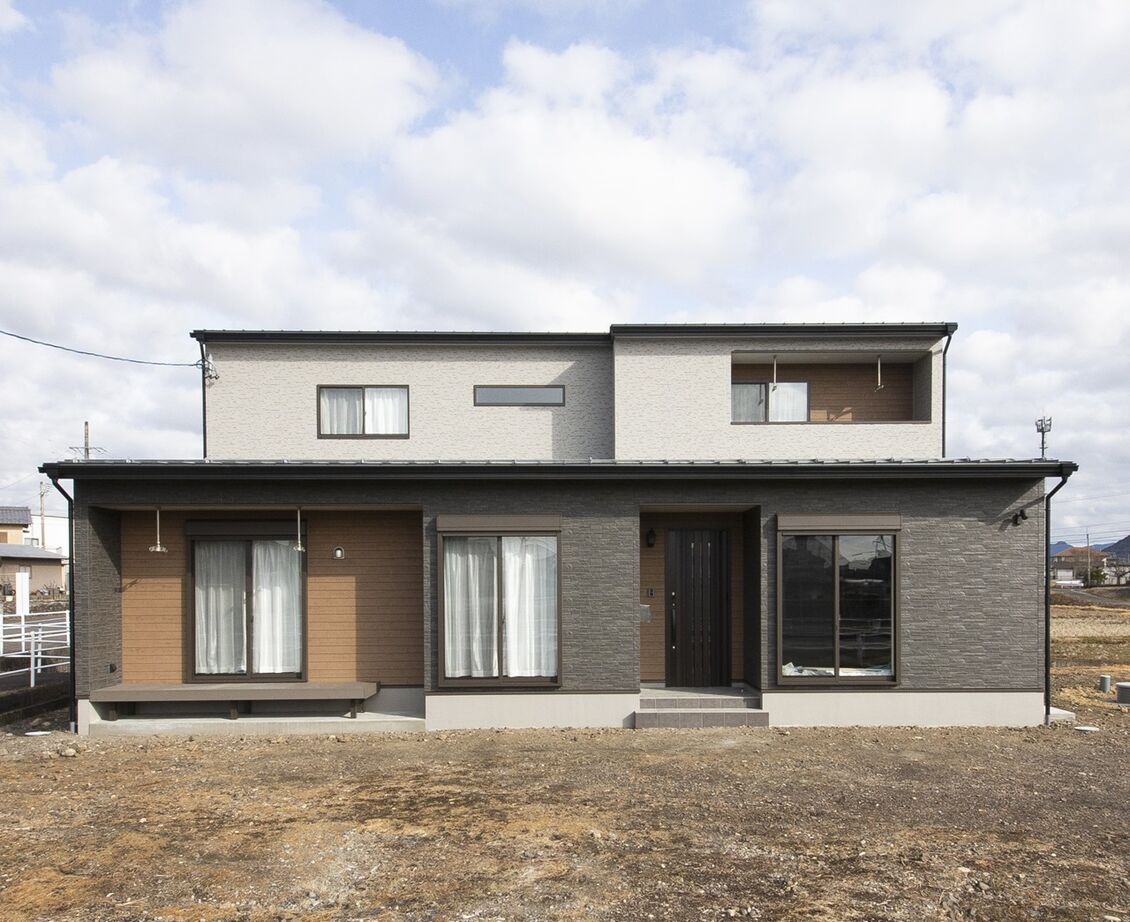 SUNSHOW 夢ハウス 岐阜・美濃加茂スタジオ 【1000万円台/40坪台/二世帯住宅】回遊動線を意識した家族4人が笑顔で暮らせる快適な二世帯住宅の建築実例画像1