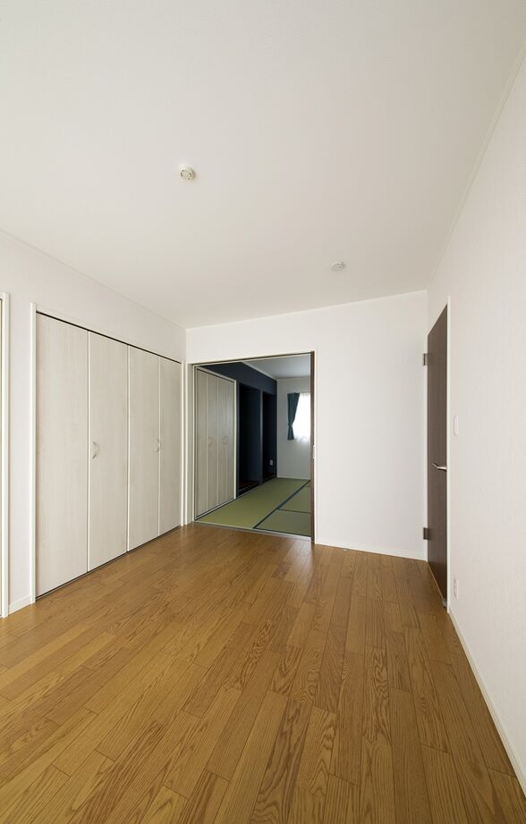 SUNSHOW 夢ハウス 岐阜・美濃加茂スタジオ 【1000万円台/40坪台/二世帯住宅】回遊動線を意識した家族4人が笑顔で暮らせる快適な二世帯住宅の建築実例画像4