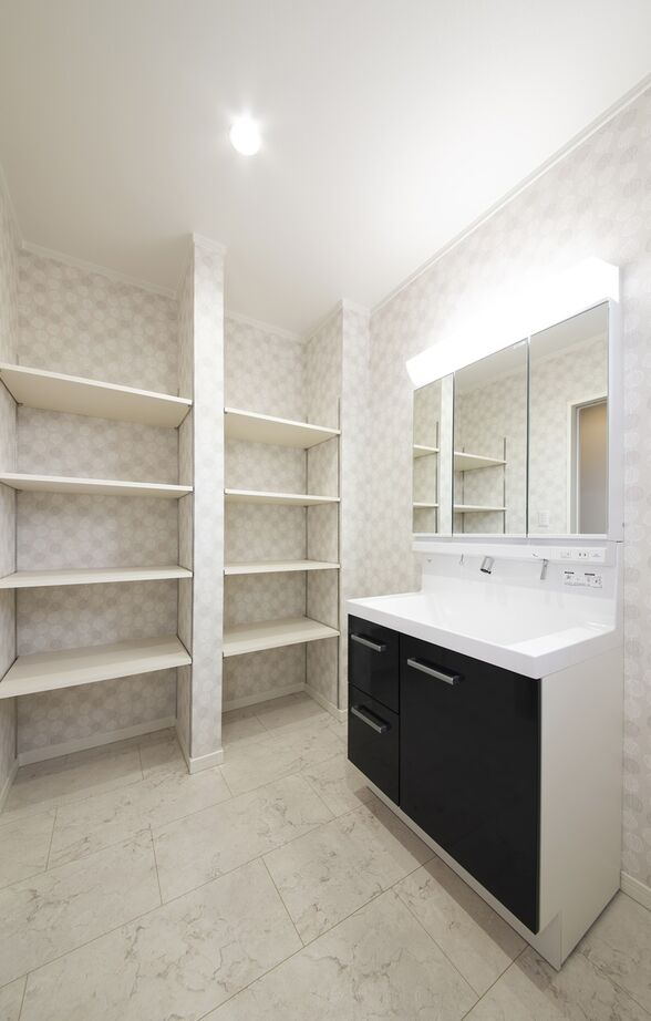 SUNSHOW 夢ハウス 岐阜・美濃加茂スタジオ 【1000万円台/40坪台/二世帯住宅】回遊動線を意識した家族4人が笑顔で暮らせる快適な二世帯住宅の建築実例画像9