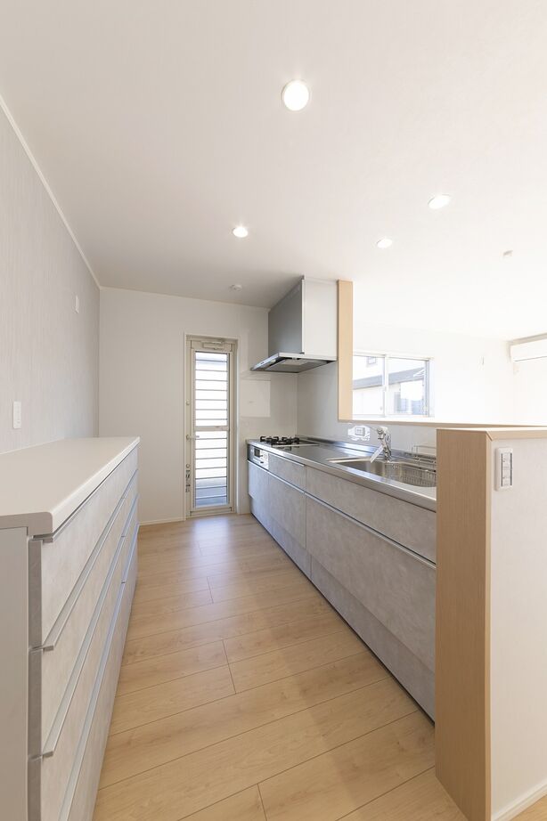 SUNSHOW 夢ハウス 岐阜・美濃加茂スタジオ 【1000万円台/20坪】お互いが気兼ねなく過ごせる居室配置がポイント。家事効率にもこだわった二世帯住宅の建築実例画像3