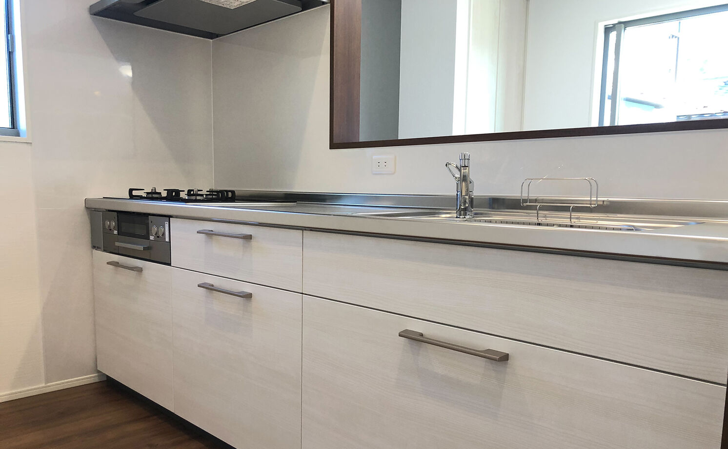 SUNSHOW 夢ハウス 岐阜・美濃加茂スタジオ 【1000万円台/20坪台】4LDK/リビングに「キッズクローク」ハイブリッド給湯器の導入で高い省エネ効果を実現の建築実例画像3