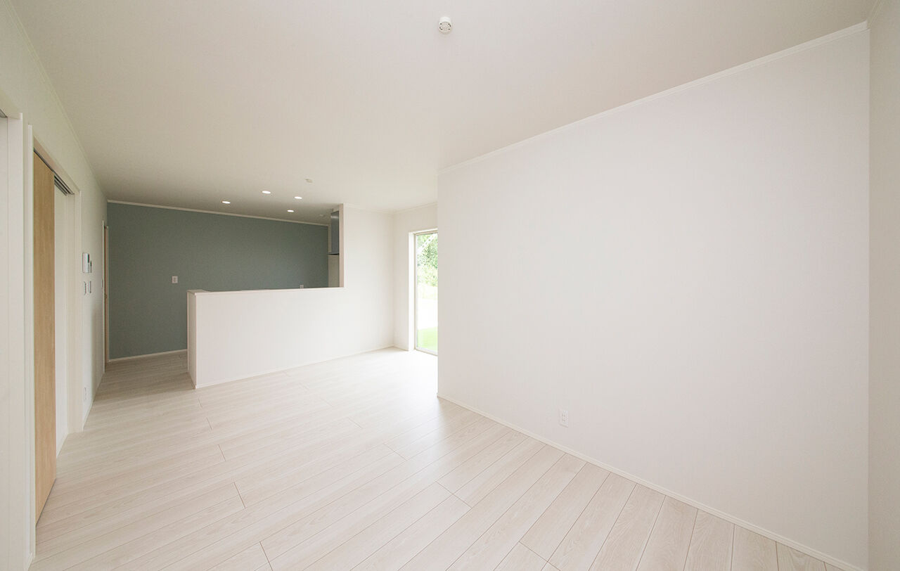 SUNSHOW 夢ハウス 岐阜・美濃加茂スタジオ 【1000万円台/20坪台/4LDK】広い庭を見渡すLDKや床暖房、防音性能を高めたゲーム部屋まで叶えた家づくりの建築実例画像2