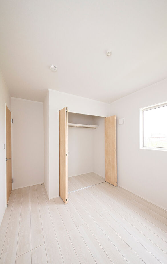 SUNSHOW 夢ハウス 岐阜・美濃加茂スタジオ 【1000万円台/20坪台/4LDK】広い庭を見渡すLDKや床暖房、防音性能を高めたゲーム部屋まで叶えた家づくりの建築実例画像4