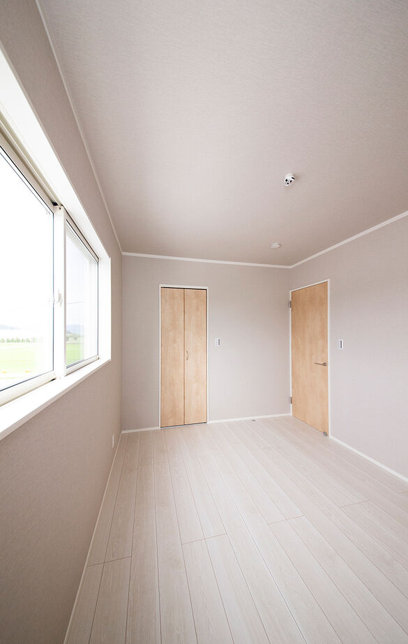 SUNSHOW 夢ハウス 岐阜・美濃加茂スタジオ 【1000万円台/20坪台/4LDK】広い庭を見渡すLDKや床暖房、防音性能を高めたゲーム部屋まで叶えた家づくりの建築実例画像8