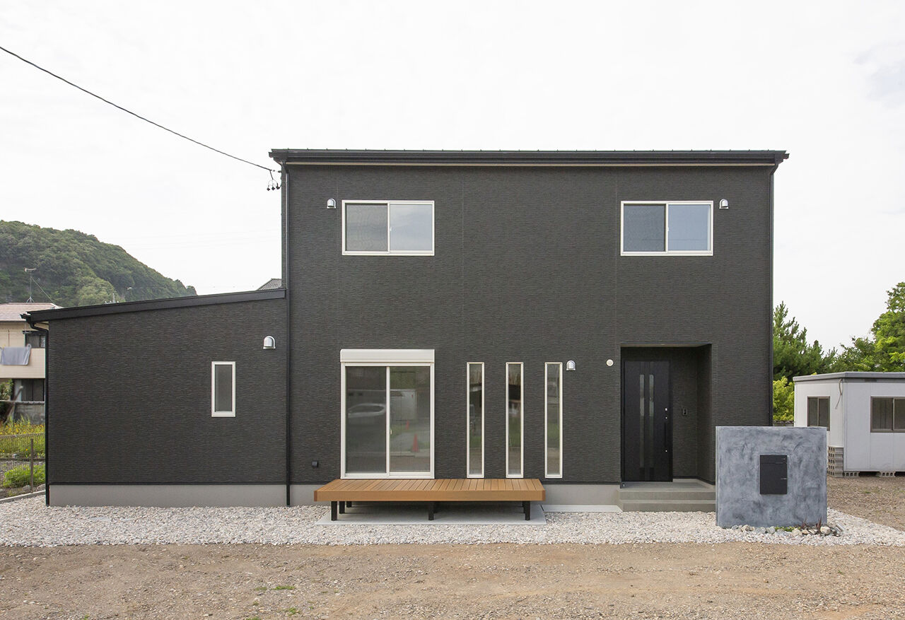 SUNSHOW 夢ハウス 岐阜・美濃加茂スタジオ 【2000万円台/30坪台/太陽光発電/全室6畳以上】ゆとり空間に拘りながら高性能設備で無理のない支払いも実現の建築実例画像1