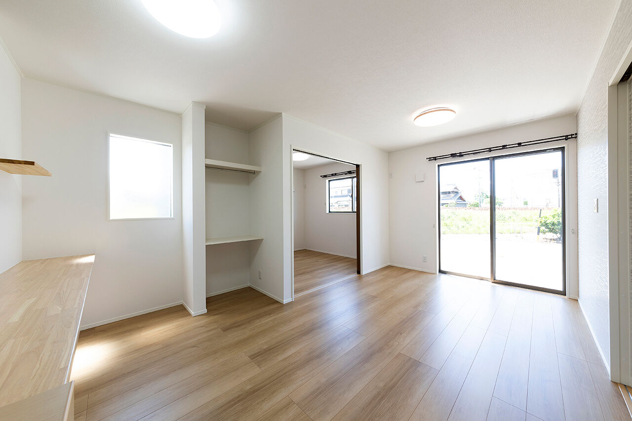 SUNSHOW 夢ハウス 岐阜・美濃加茂スタジオ 【平屋/1000万円台/18.7坪】負担を減らす間取りの工夫が沢山！車椅子の暮らしにも対応した介護仕様の平屋の建築実例画像3