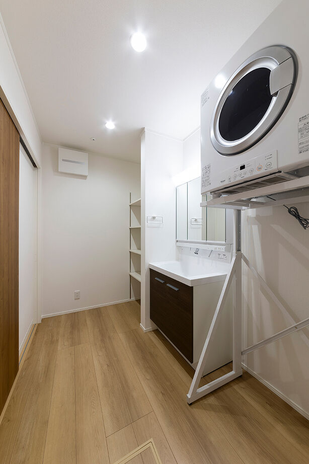 SUNSHOW 夢ハウス 岐阜・美濃加茂スタジオ 【平屋/1000万円台/18.7坪】負担を減らす間取りの工夫が沢山！車椅子の暮らしにも対応した介護仕様の平屋の建築実例画像9