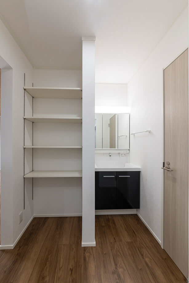 SUNSHOW 夢ハウス 岐阜・美濃加茂スタジオ 【平屋/1000万円台/19坪/収納充実】シンプルな動線と間取り配置で家事を効率化したL字型の平屋住宅の建築実例画像7