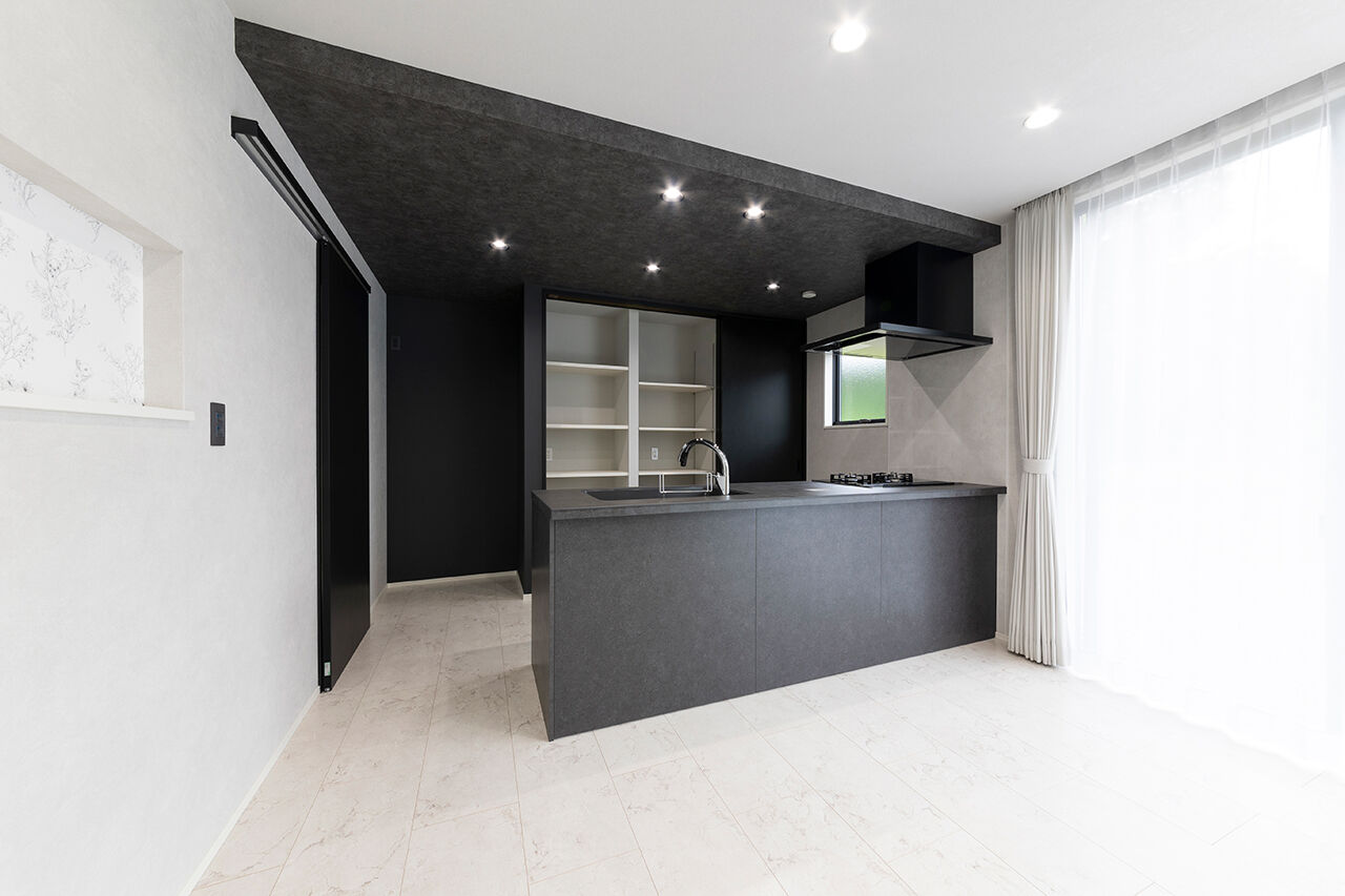 SUNSHOW 夢ハウス 岐阜・美濃加茂スタジオ 【平屋/1000万円台/21.5坪/大開口/家事ラク動線】ホテルライクでシックにカッコよくまとめた夫婦の平屋の建築実例画像3