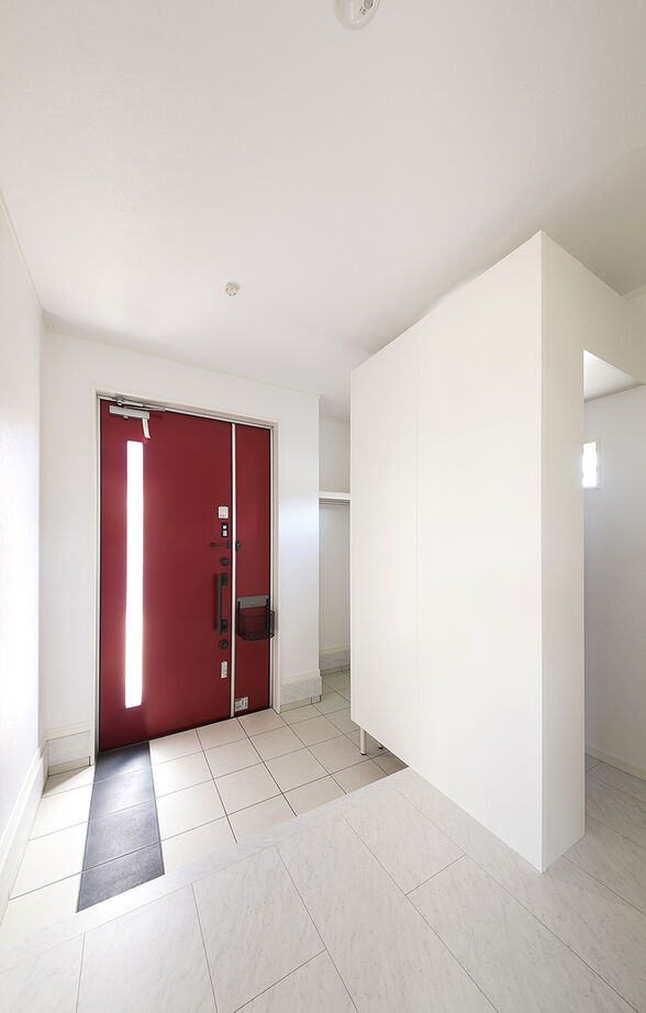 SUNSHOW 夢ハウス 岐阜・美濃加茂スタジオ 【1000万円台/20坪台/3LDK/土間収納】モノトーンの洗練空間。赤い玄関扉の家の建築実例画像9