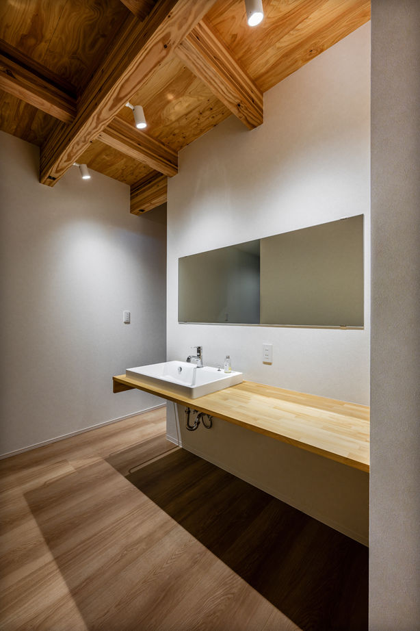 アーキテクト/一級建築士事務所 【大阪府堺市/2000万円台/敷地30坪/間取り図掲載/ZEH】2階LDKに家族が集う家。ルーフバルコニーで開放感をの建築実例画像5