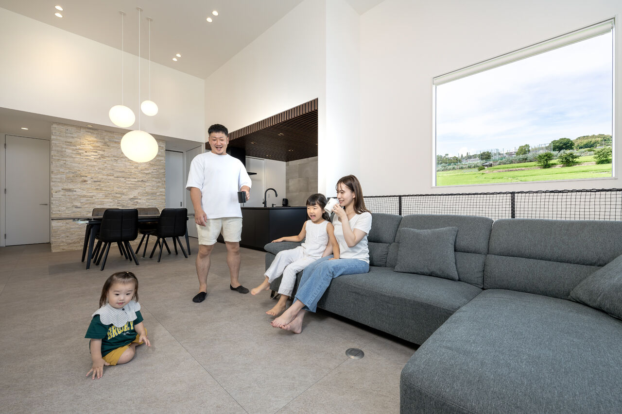 アーキテクト/一級建築士事務所 【大阪府泉佐野市/間取り図掲載】上質なタイル張りに片持ち階段。ホテルライクな快適空間はこだわりの結晶の建築実例画像5