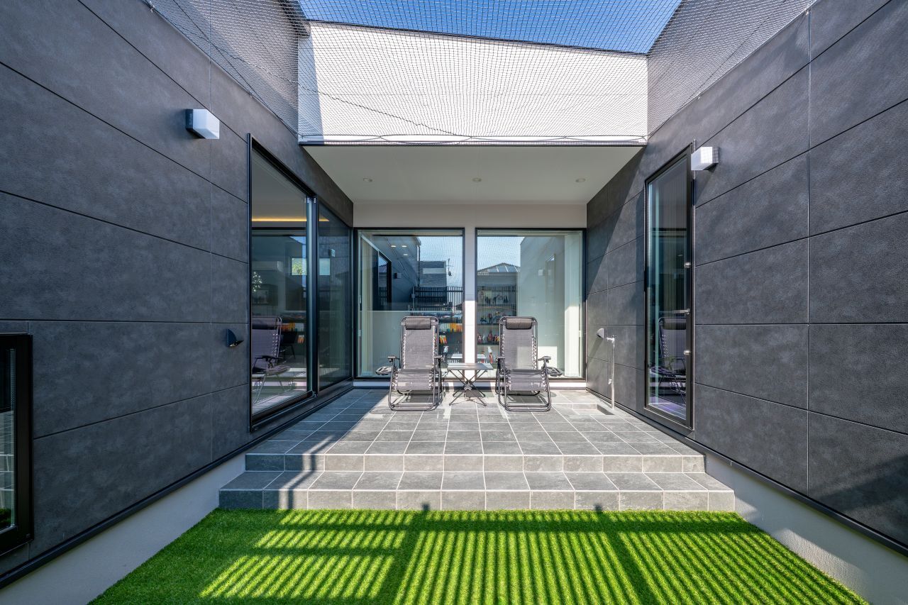 アーキテクト/一級建築士事務所 【橋本市/ホテルライク/平屋/中庭/BBQ/2000万円台/間取り図】コの字型「ワンちゃんファースト」の住まいの建築実例画像3